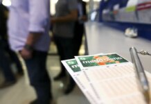 Mega-Sena acumula para R$ 50 milhões; confira os números sorteados Mega-Sena acumula para R$ 50 milhões; confira os números sorteados
