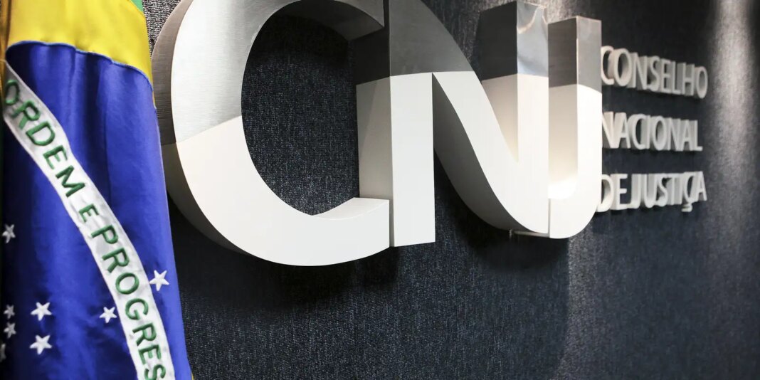 CNJ faz operação em gabinete de desembargador ligado a Nunes Marques