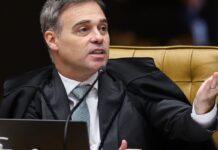 Mendonça acompanha Fachin e vota por julgamento separado de Moraes Mendonça acompanha Fachin e vota por julgamento separado de Moraes