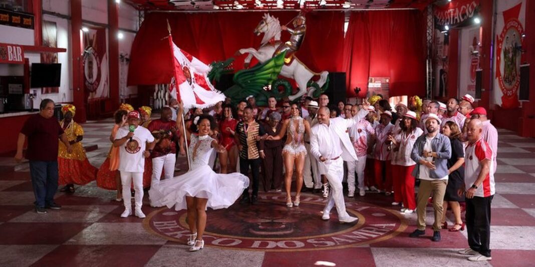 Rádio Nacional lança clipe para celebrar seus 90 anos Rádio Nacional lança clipe para celebrar seus 90 anos