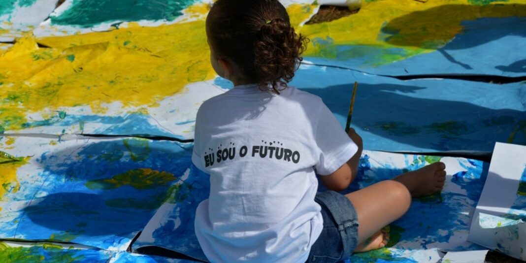 Entidades sugerem políticas de proteção a crianças e adolescentes Entidades sugerem políticas de proteção a crianças e adolescentes